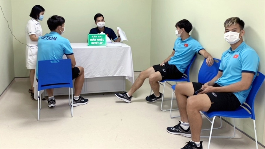 Men’s national football team receive second COVID-19 vaccine shot